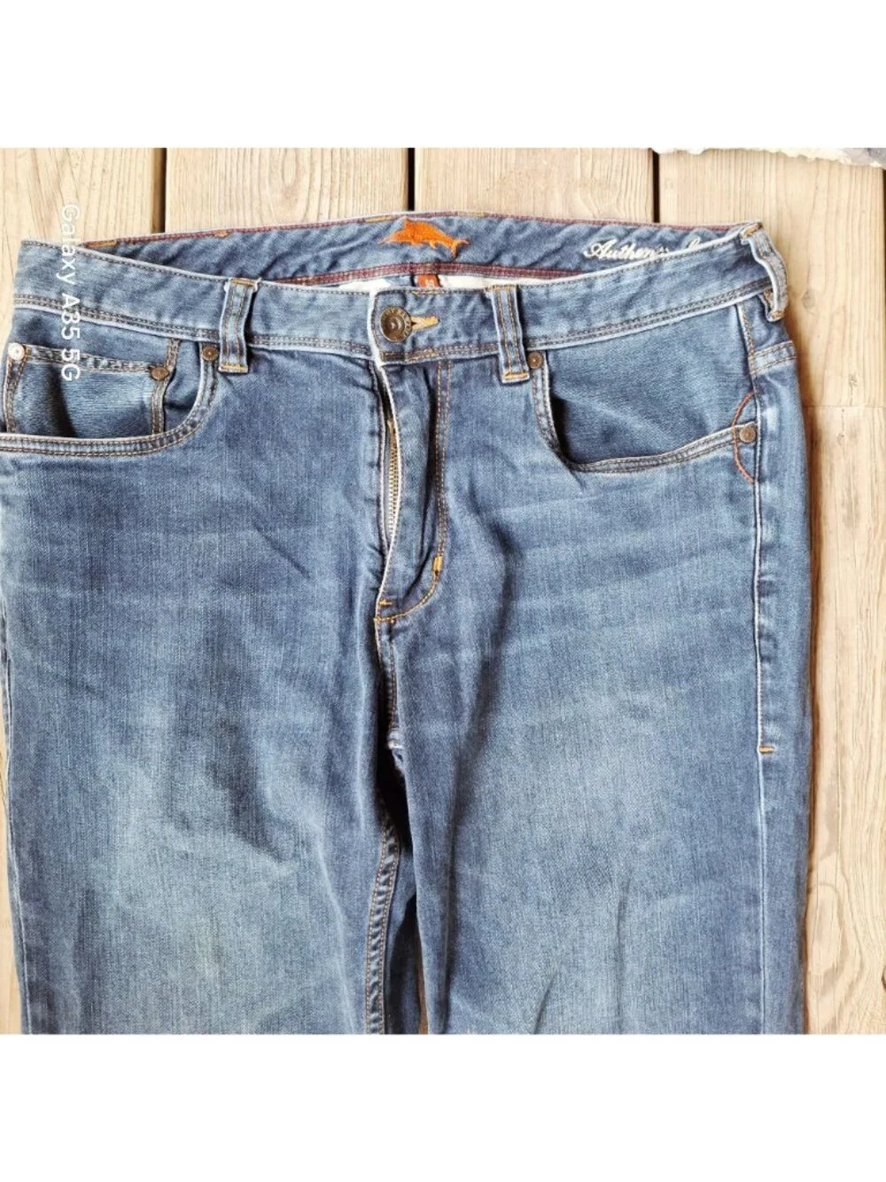 Tommy Bahama crafted professional